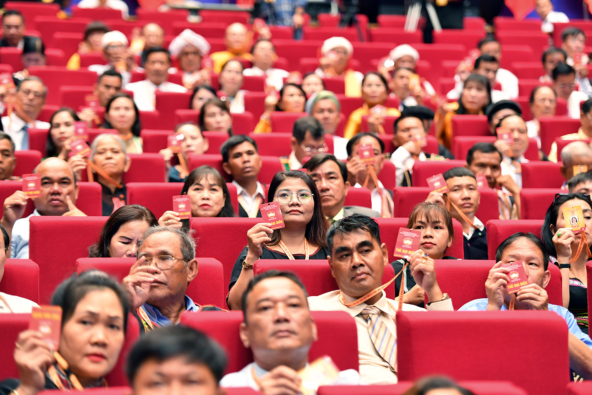 Các đại biểu dân tộc thiểu số tham gia quy trình hiệp thương tại Đại hội.