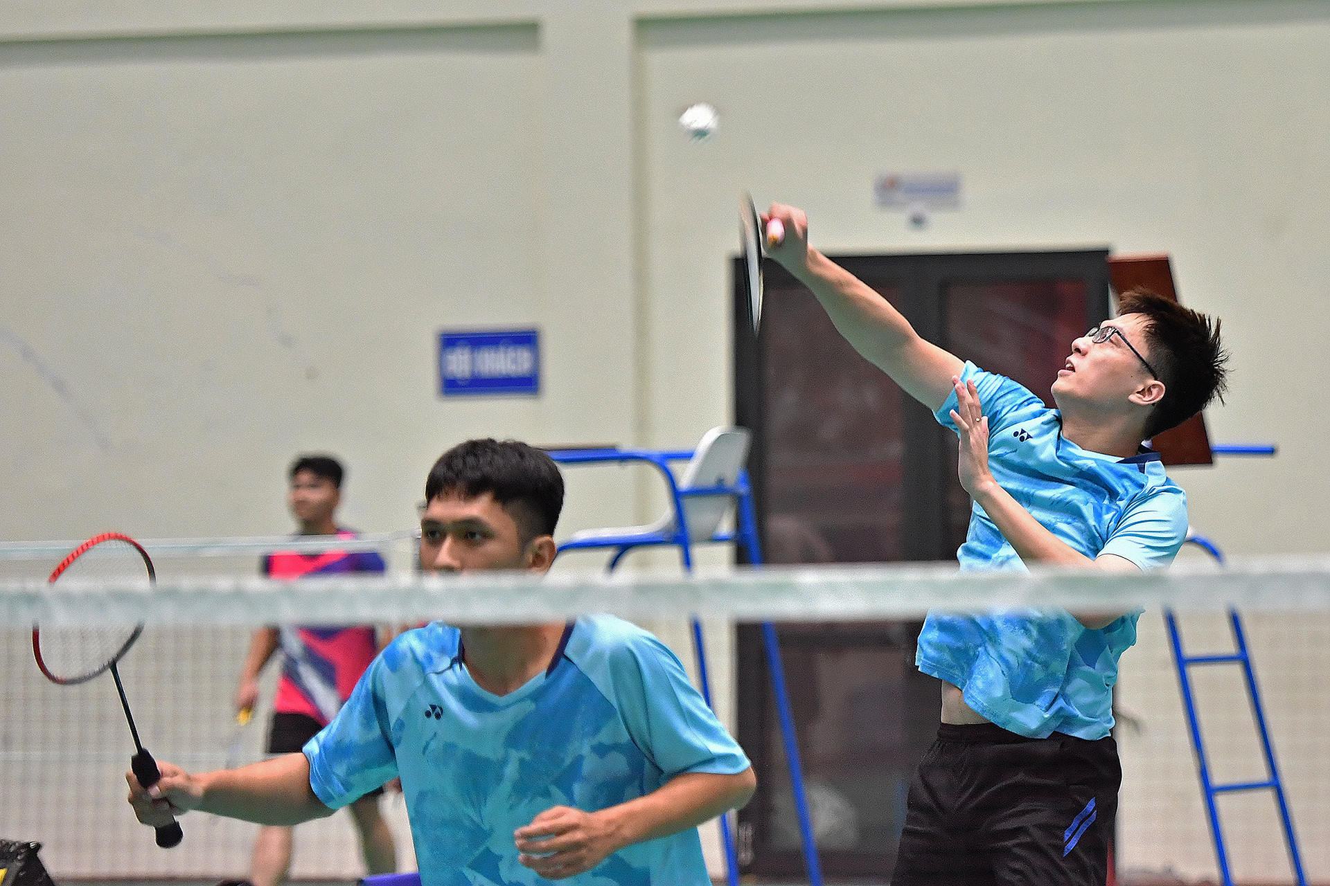 Ngay từ sáng sớm, bầu không khí tại Nhà thi đấu quận Cầu Giấy (Hà Nội) đã "nóng" lên với những màn trình diễn kỹ thuật cá nhân từ các vận động viên của giải. Ngay từ sáng sớm, bầu không khí tại Nhà thi đấu quận Cầu Giấy (Hà Nội) đã "nóng" lên với những màn trình diễn kỹ thuật cá nhân từ các vận động viên của giải.