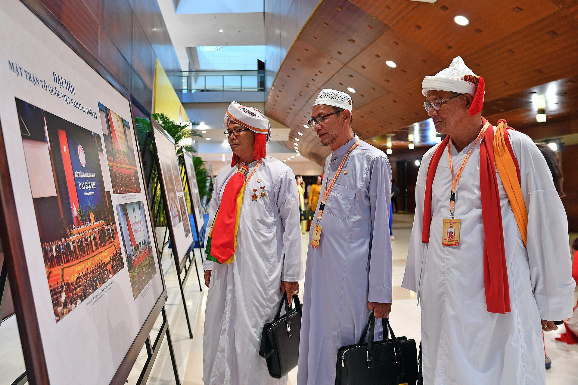 Theo Đề án nhân sự Ủy ban Trung ương Mặt trận Tổ quốc Việt Nam khóa X, số Ủy viên của Ủy ban là người dân tộc thiểu số sẽ là 53 vị.