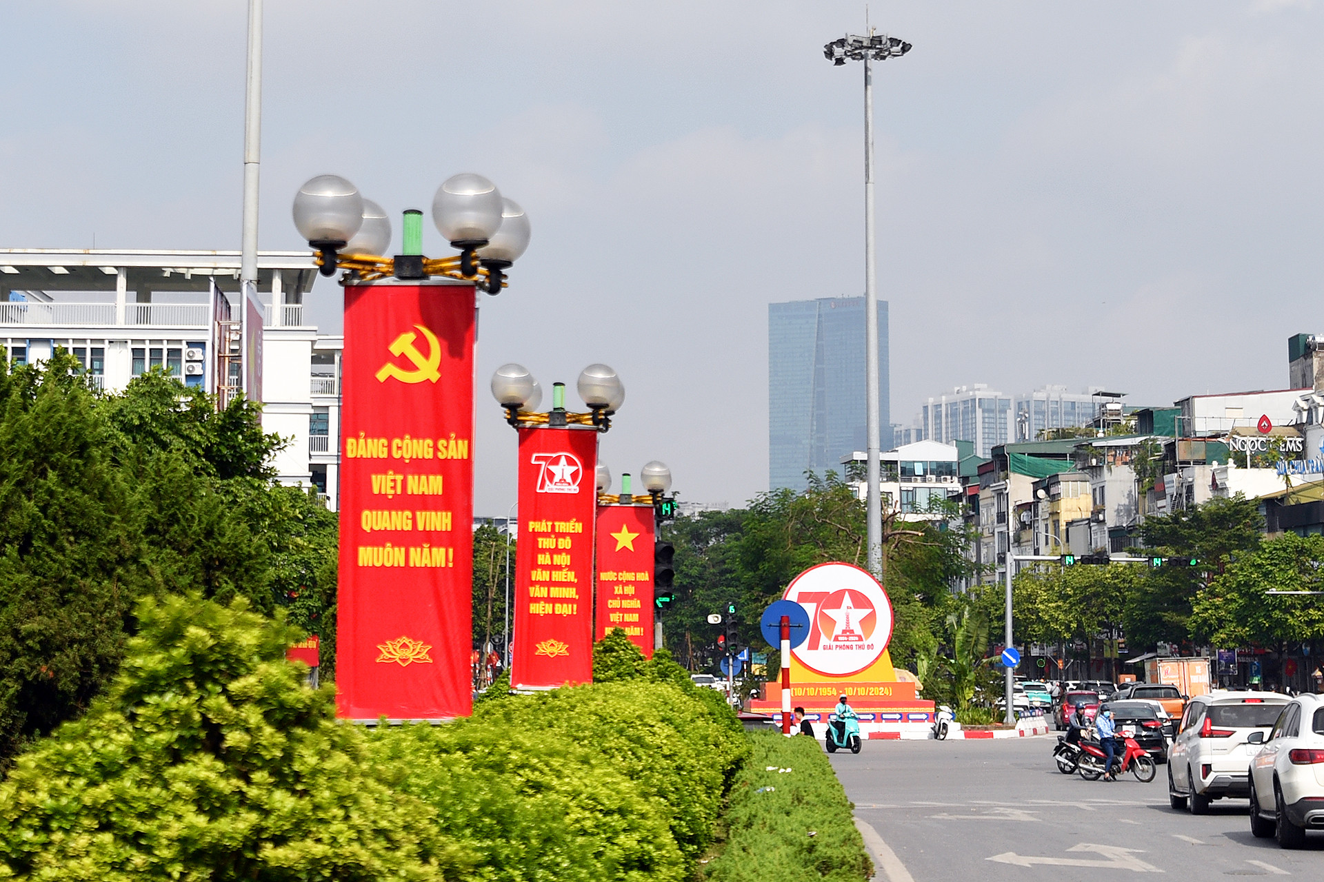 Khu vực phát lộ Đàn Xã Tắc (đường Xã Đàn, quận Đống Đa) cũng được "thay áo mới".