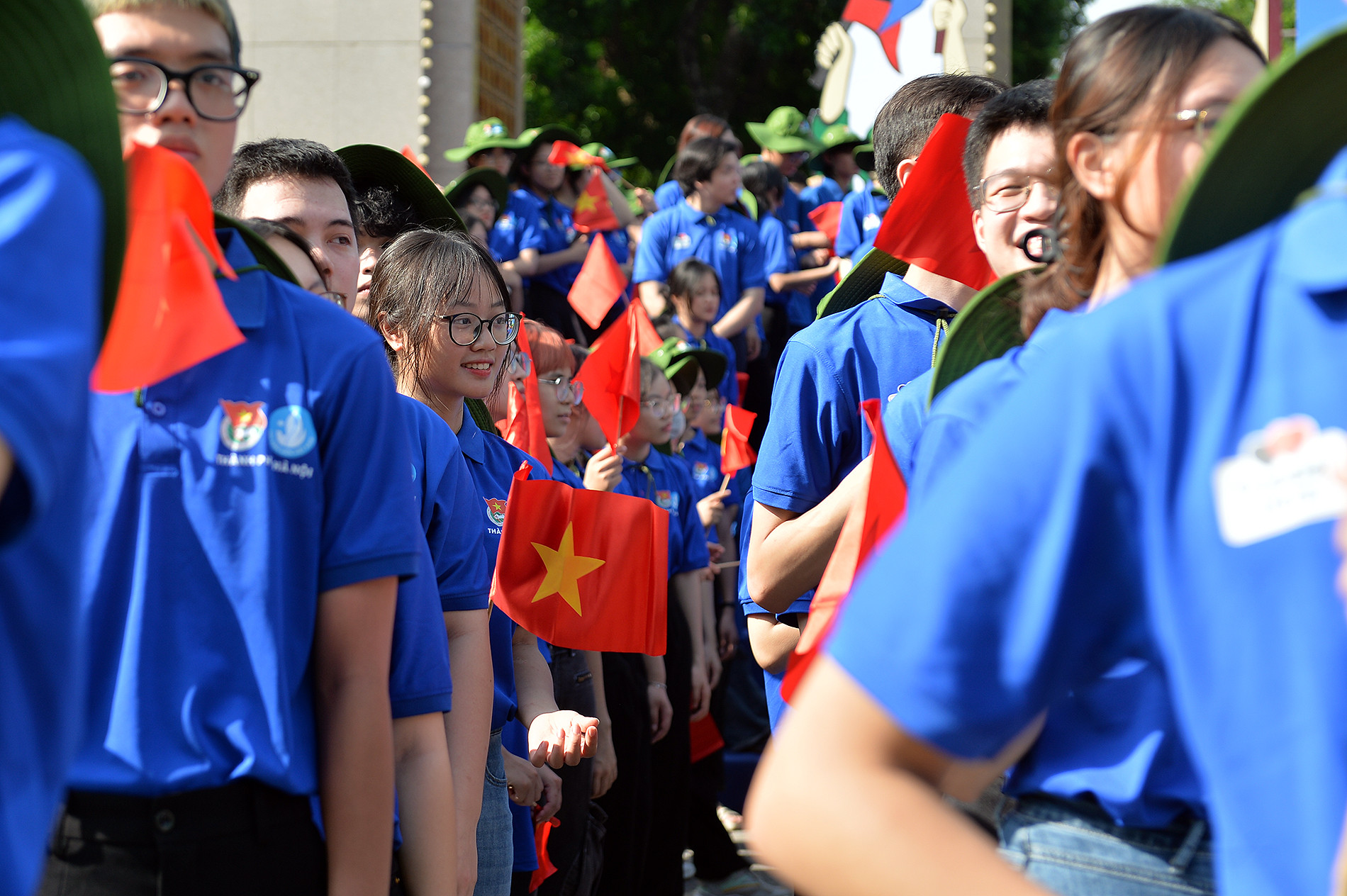 Ngay sau buổi lễ, các đội hình tình nguyện lập tức lên đường đến thẳng các địa phương được chỉ định trong khuôn khổ Chiến dịch "Mùa hè xanh". Ngay sau buổi lễ, các đội hình tình nguyện lập tức lên đường đến thẳng các địa phương được chỉ định trong khuôn khổ Chiến dịch "Mùa hè xanh".