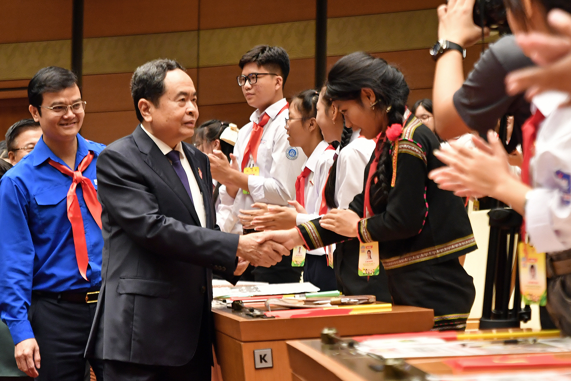 Phát biểu ý kiến tại Phiên họp giả định "Quốc hội trẻ em", Chủ tịch Quốc hội Trần Thanh Mẫn đã nhấn mạnh: Đảng, Nhà nước luôn dành sự quan tâm, chăm lo đặc biệt tới sự nghiệp bảo vệ, chăm sóc, giáo dục trẻ em.