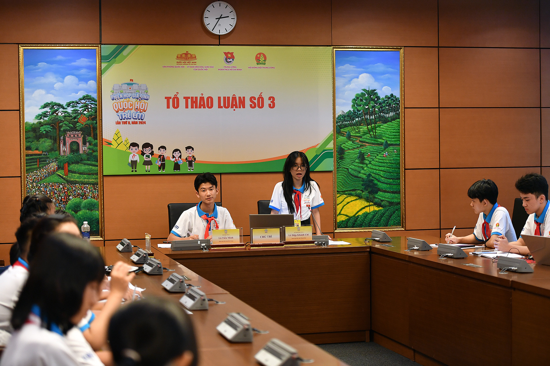 Vì vậy, quá trình thảo luận đã diễn ra sôi nổi, nêu lên được nhiều vấn đề "nóng" xoay quanh 2 chủ đề trên.