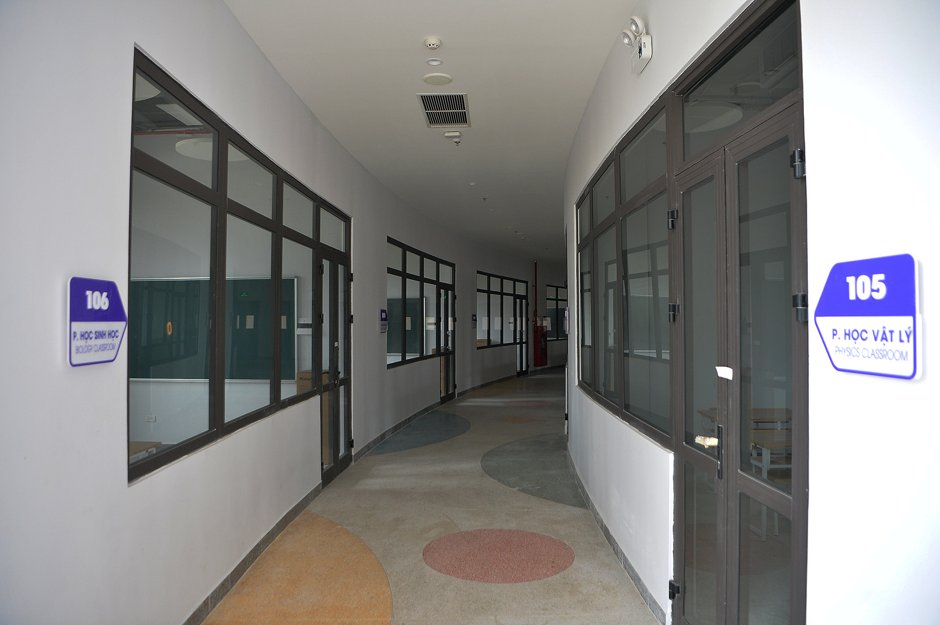 Các phòng học khang trang, sạch đẹp tại khu B đã sẵn sàng đưa vào sử dụng.