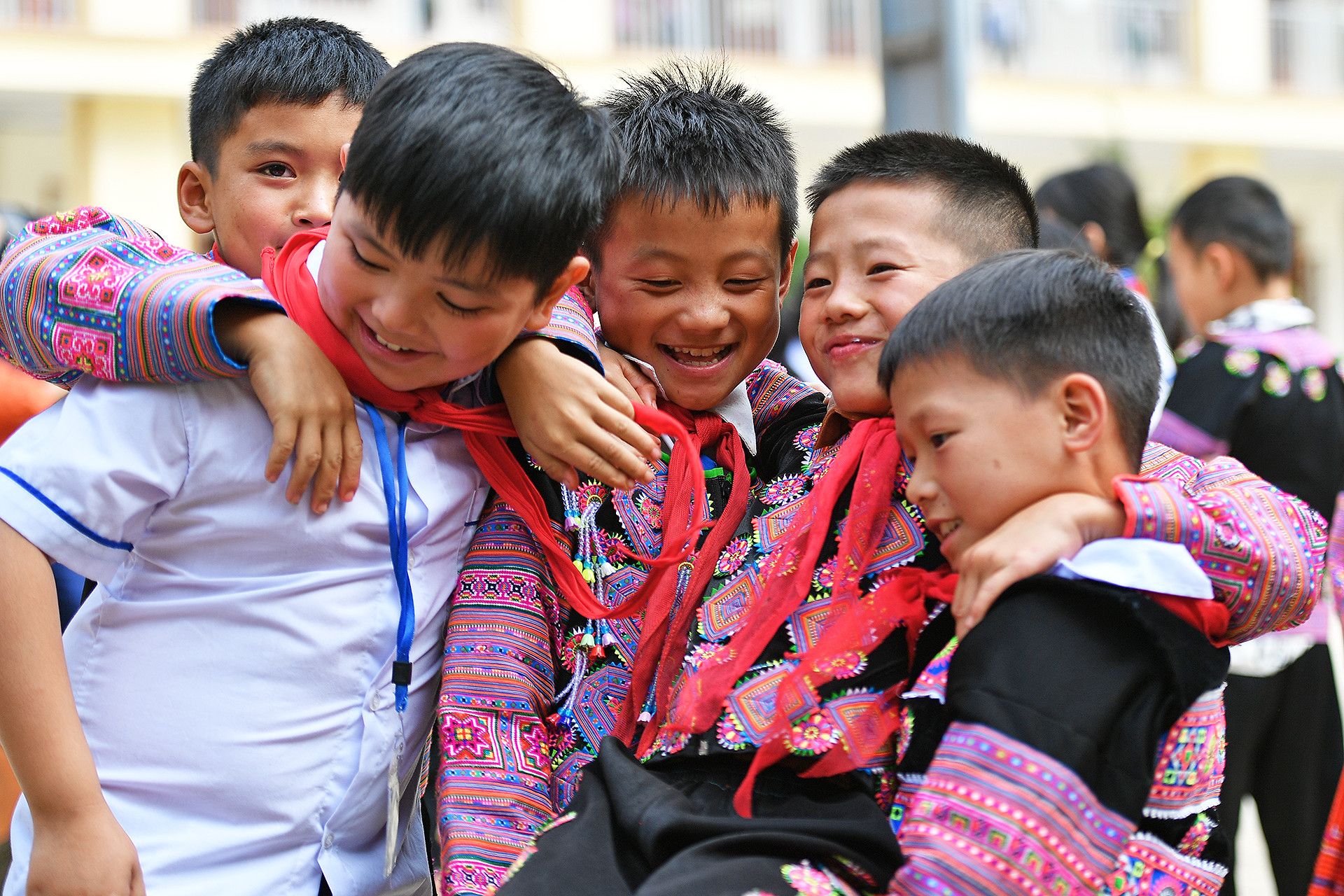 Được biết, cô Vì Thị Hằng và các giáo viên tiêu biểu kể trên sẽ tham gia chuỗi hoạt động trong khuôn khổ Chương trình "Chia sẻ cùng thầy cô" năm 2024 vào các ngày 14 và 15/11 tới đây tại Thủ đô Hà Nội.