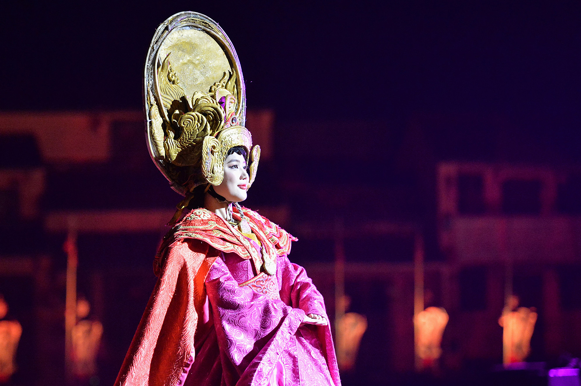 Hình ảnh Công chúa Huyền Trân duyên dáng, yêu kiều tại chương trình nghệ thuật.