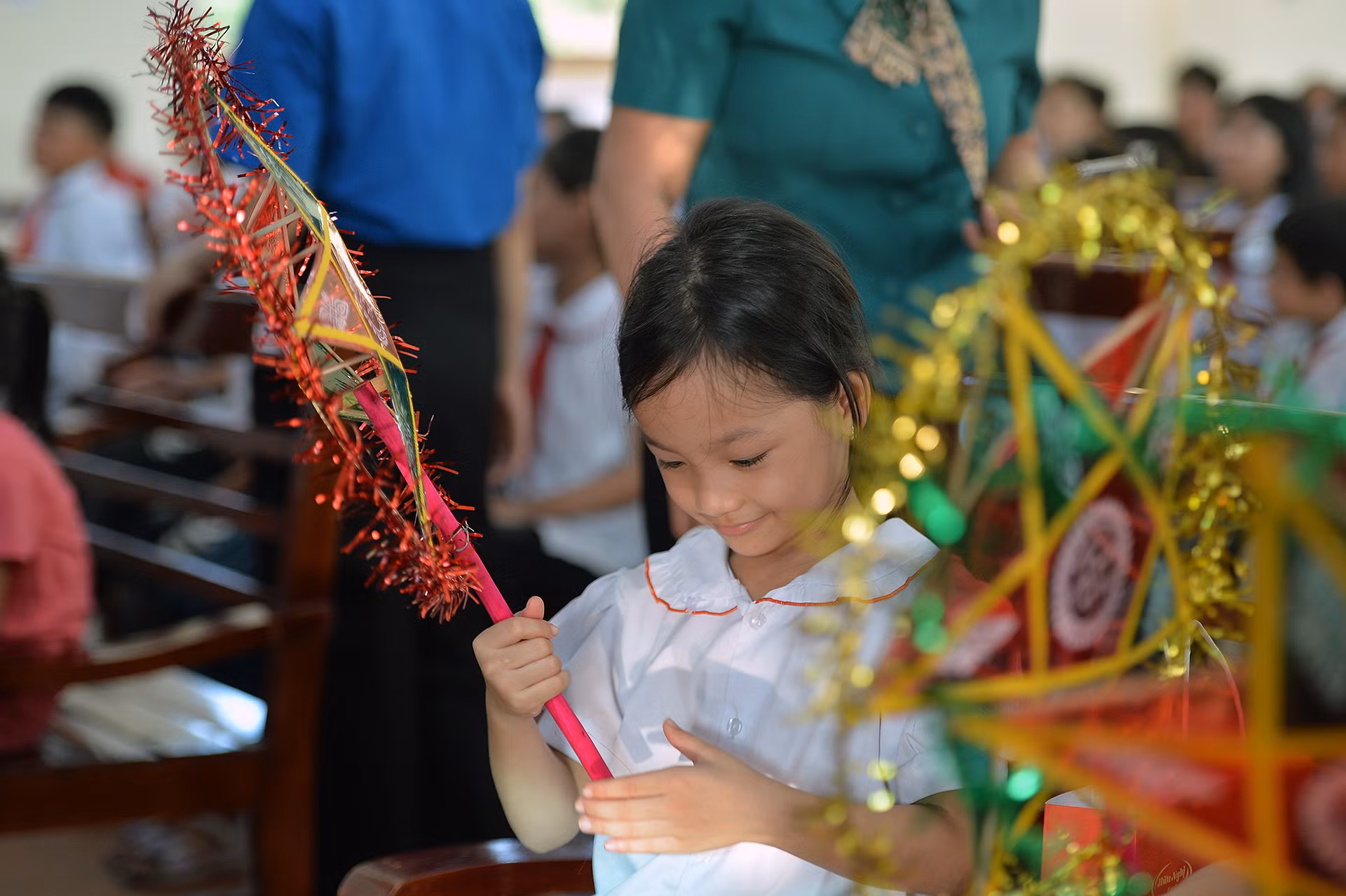 Chương trình "Lồng đèn thắp sáng ước mơ" chính là một trong những hoạt động thiết thực, ý nghĩa đó.