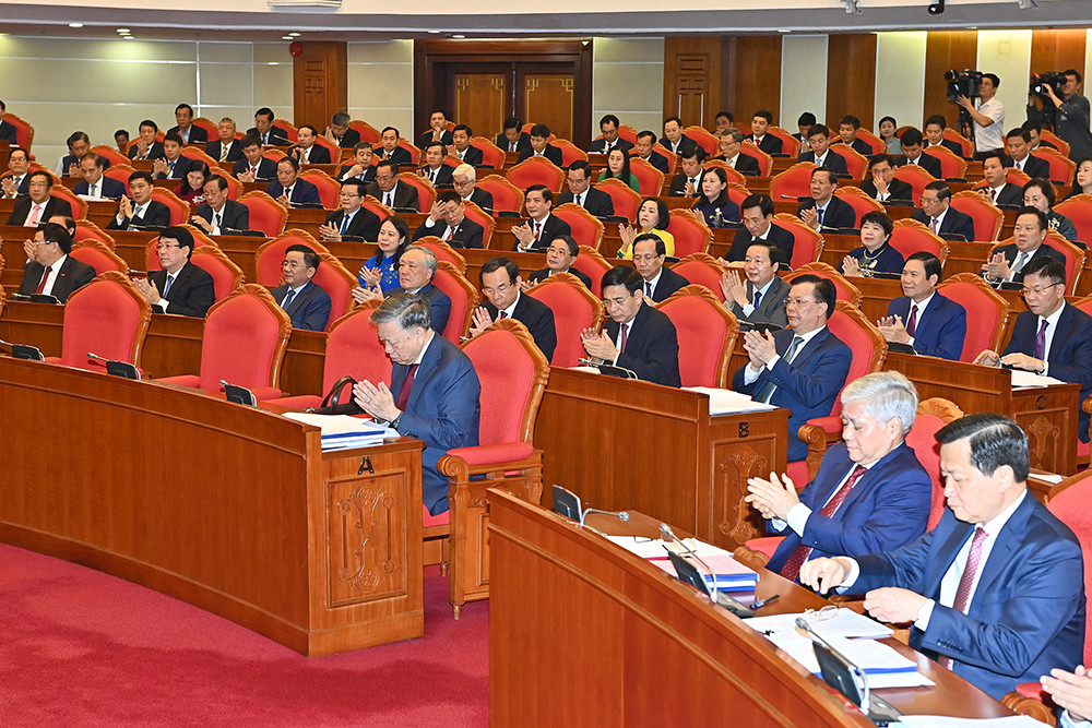 Các đồng chí lãnh đạo Đảng, Nhà nước và các đại biểu dự khai mạc hội nghị.