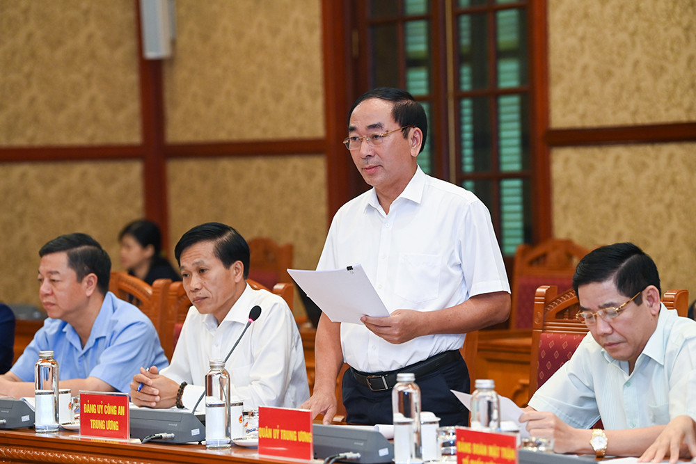 Thứ trưởng Bộ Công an Trần Quốc Tỏ phát biểu tại hội nghị.