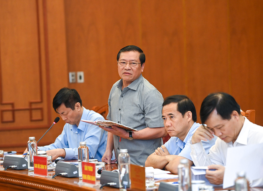 Phó Trưởng ban Thường trực Ban Tuyên giáo Trung ương Lại Xuân Môn phát biểu tại hội nghị.