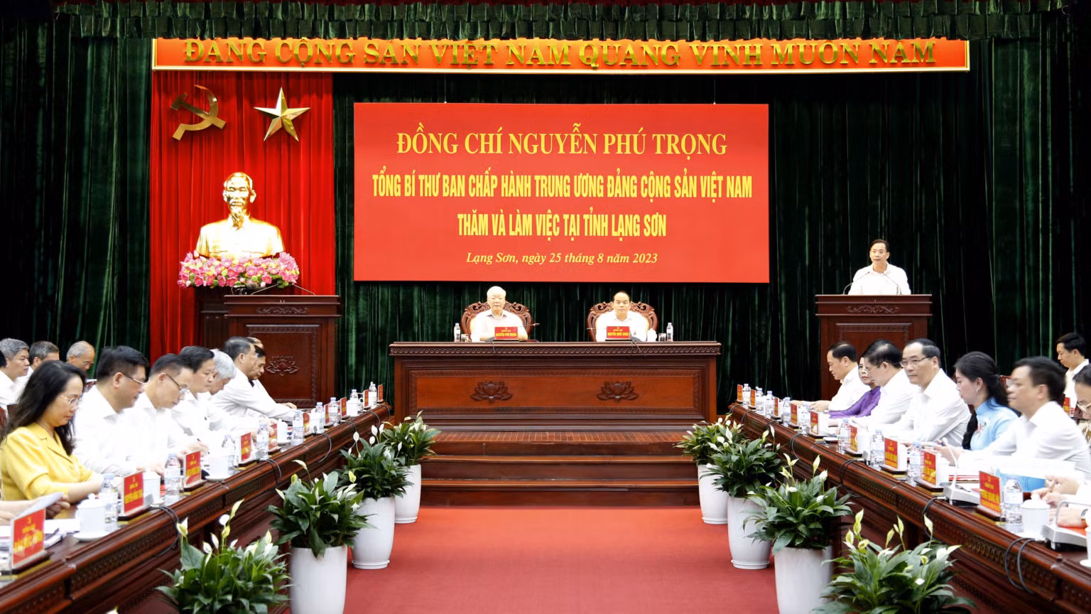 Quang cảnh buổi làm việc. (Ảnh: TTXVN)