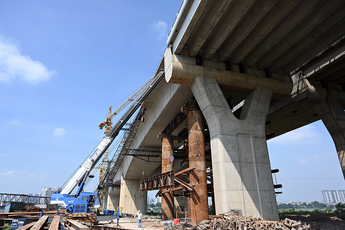 Nhà thầu Vinaconex thi công các mối cầu trên công trường cầu Vĩnh Tuy 2. Nhà thầu Vinaconex thi công các mối cầu trên công trường cầu Vĩnh Tuy 2.