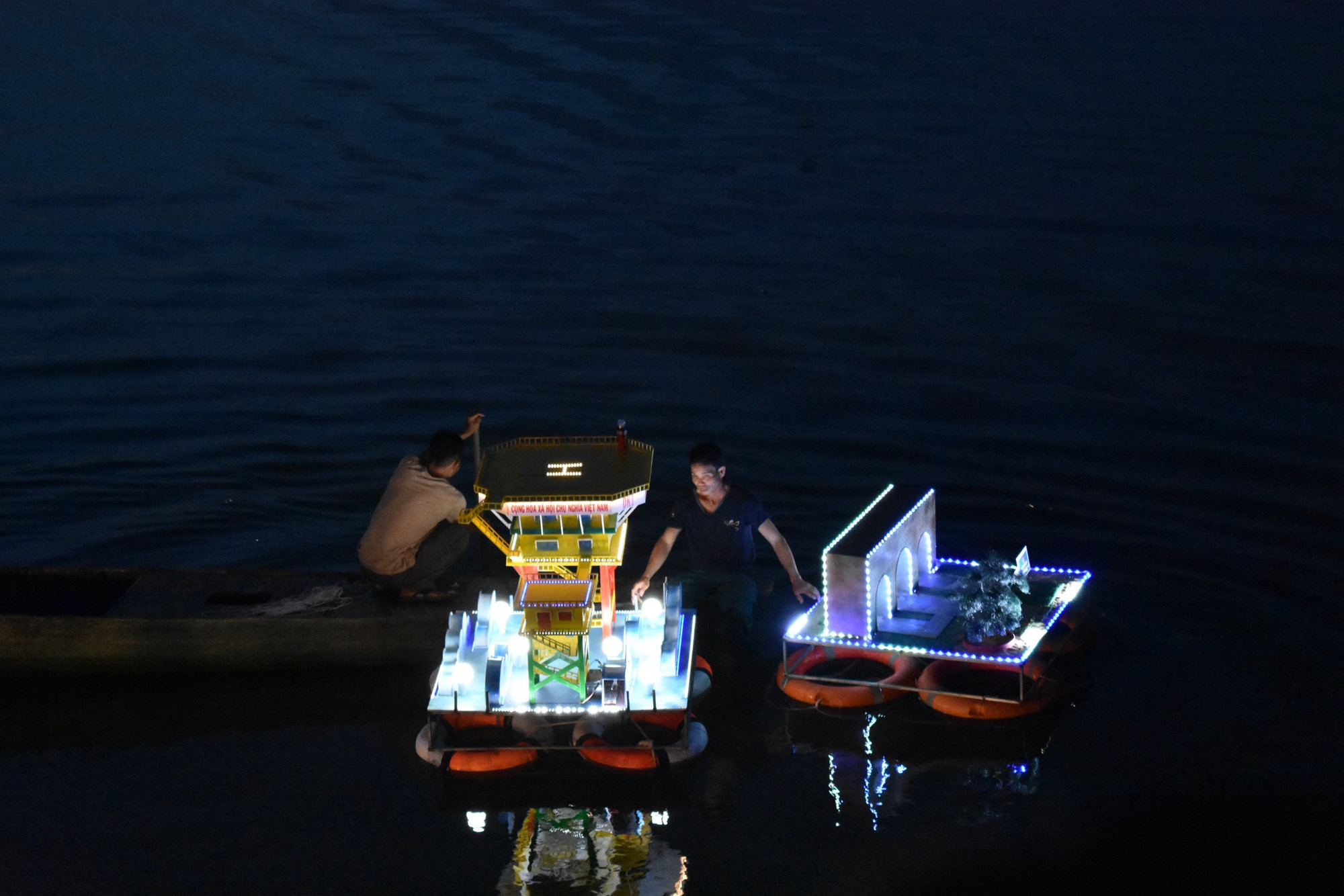 Hội thi “Thả đèn Hoa Đăng” - Chuỗi hoạt động chào mừng Lễ hội Vía Bà Chúa Xứ Núi Sam năm 2024. (Ảnh: BQL)