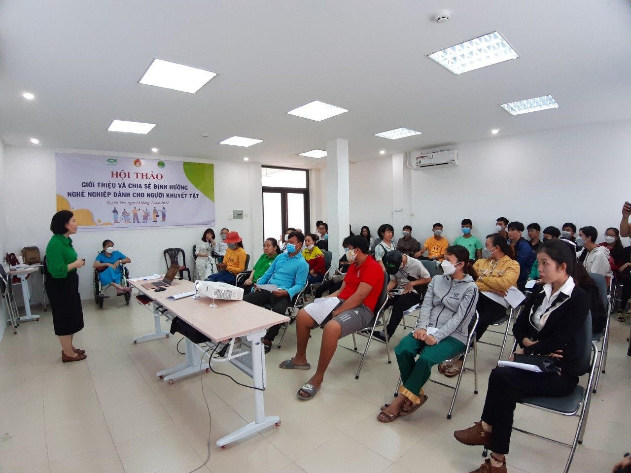 Giới thiệu và chia sẻ định hướng nghề nghiệp cho người khuyết tật tại Cần Thơ. (Ảnh: BTC) Giới thiệu và chia sẻ định hướng nghề nghiệp cho người khuyết tật tại Cần Thơ. (Ảnh: BTC)