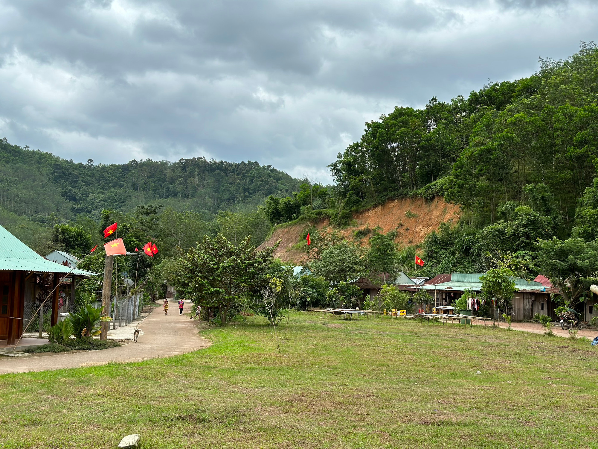 Khung cảnh thanh bình ở thôn Arớh