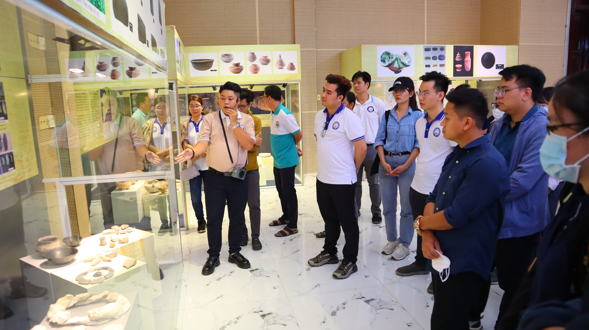 Nhiều bạn trẻ sau khi trực tiếp trải nghiệm tại di tích văn hóa - lịch sử Óc Eo-Ba Thê đã tiếp tục giới thiệu cho người thân, bạn bè đến tham quan.