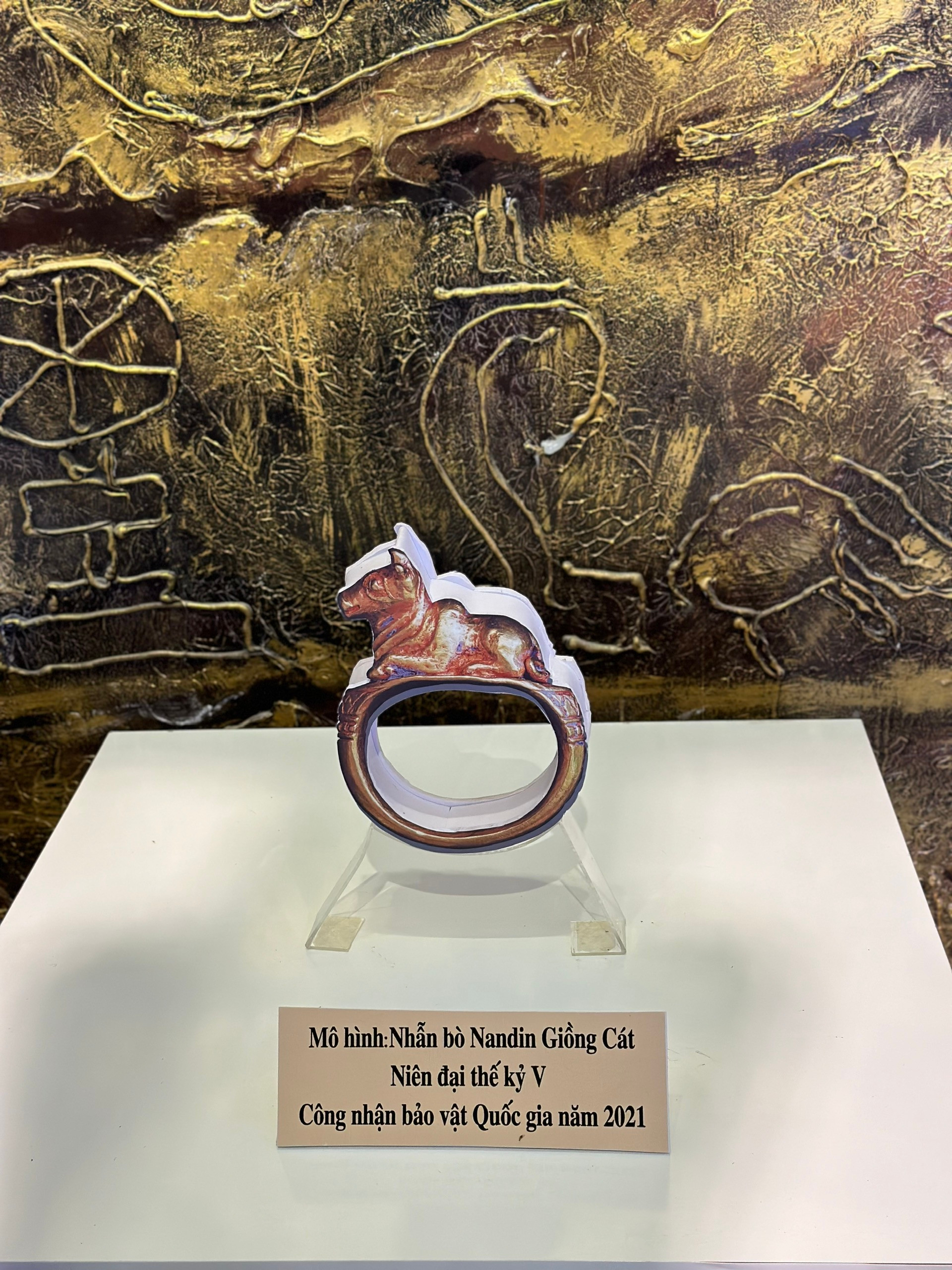 Nhẫn bò Nandin Giồng Cát. Nhẫn bò Nandin Giồng Cát.