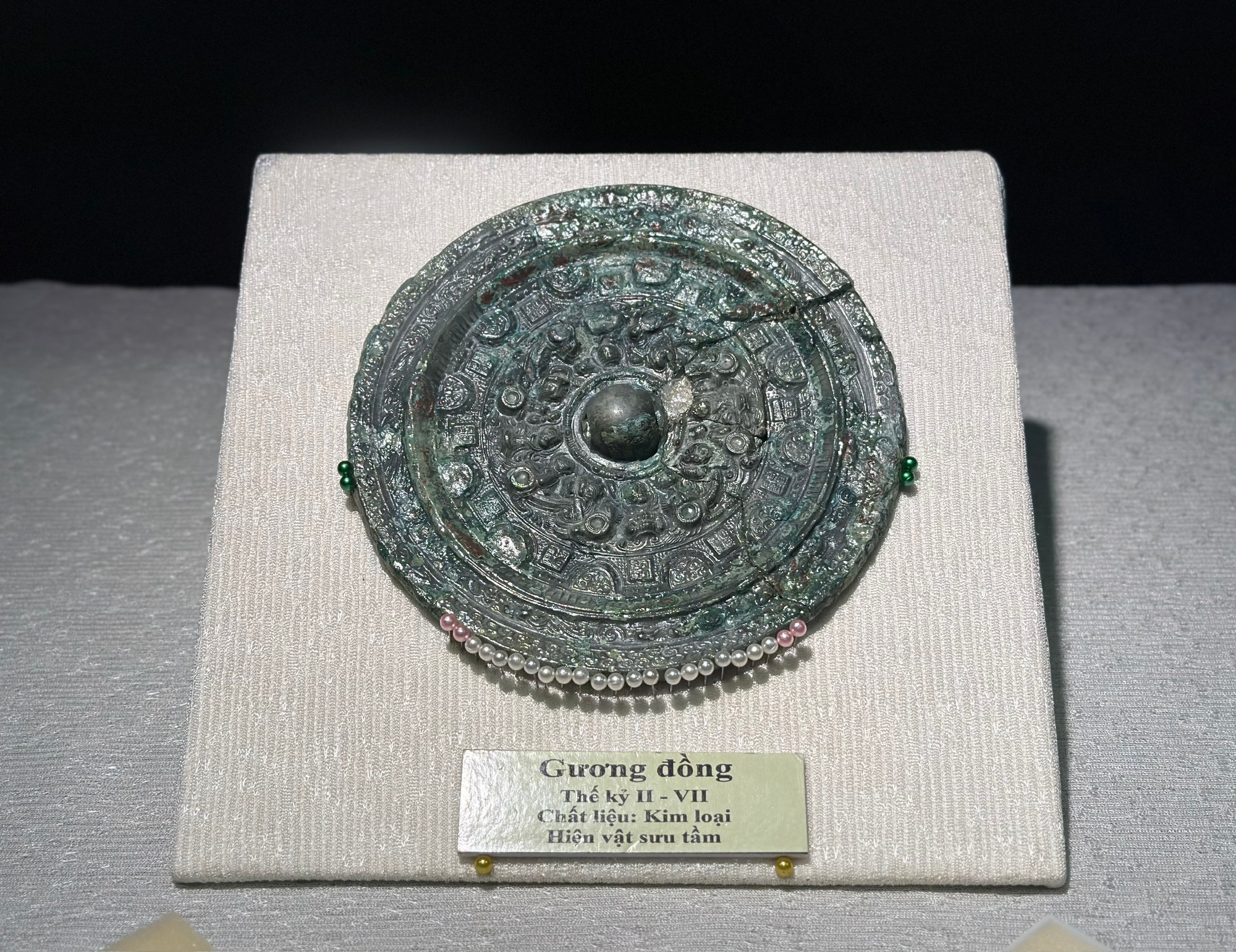 Gương đồng thế kỷ II-VII. Gương đồng thế kỷ II-VII.