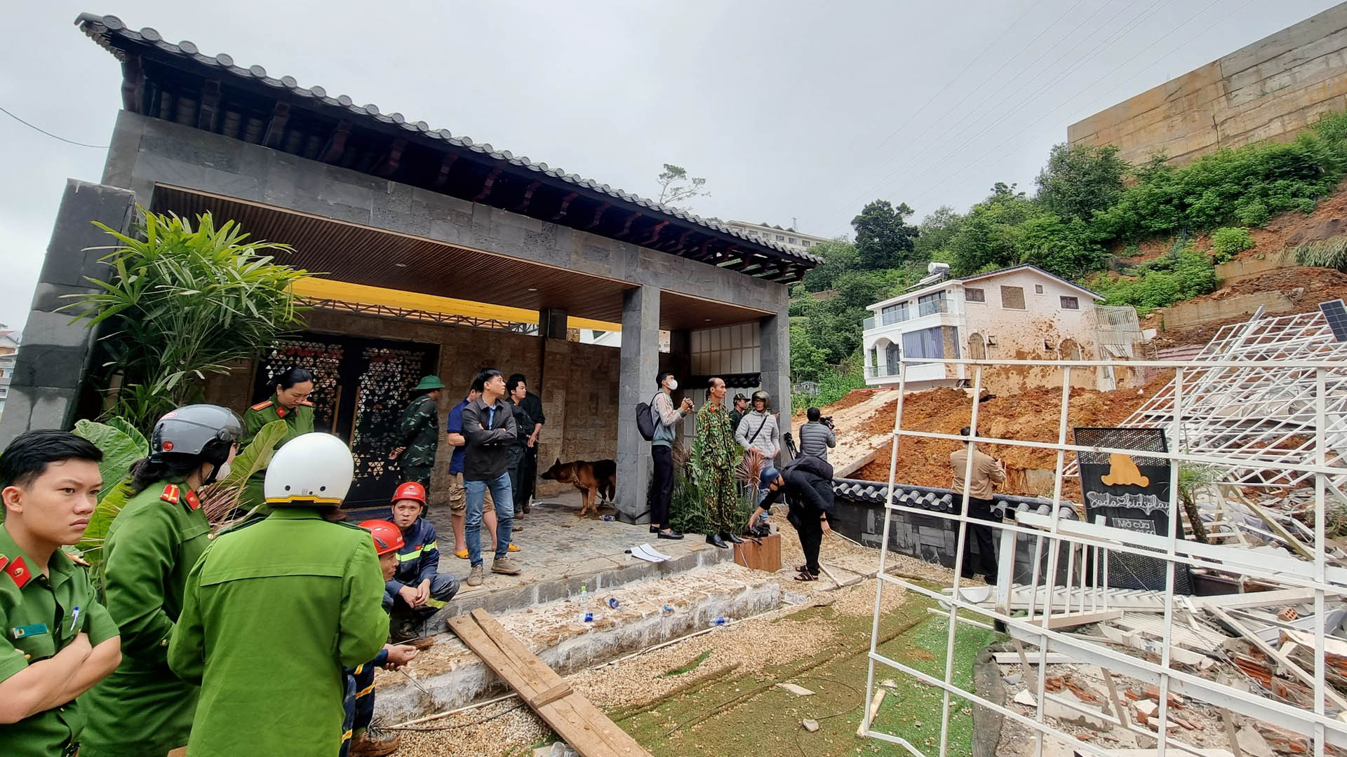 Ngôi nhà trong khu vực tại thời điểm xảy ra sạt lở không có người sinh sống.