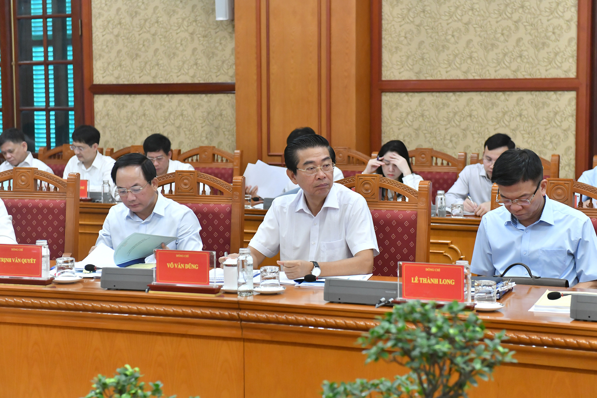 Các đại biểu tham dự phiên họp.