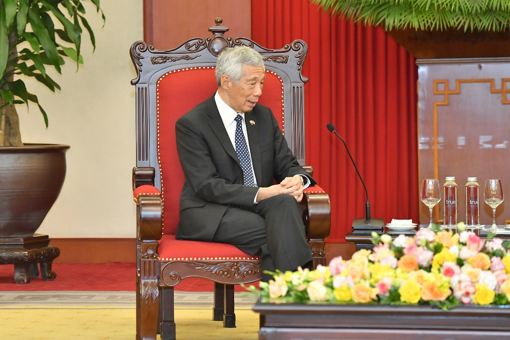 Thủ tướng Cộng hòa Singapore Lý Hiển Long phát biểu tại buổi tiếp. Thủ tướng Cộng hòa Singapore Lý Hiển Long phát biểu tại buổi tiếp.