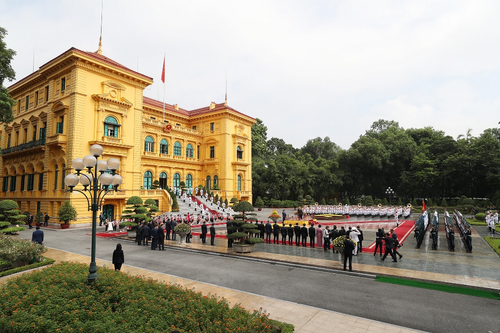 [Ảnh] Chủ tịch nước Võ Văn Thưởng đón, hội đàm với Tổng thống Cộng hòa Kazakhstan ảnh 2