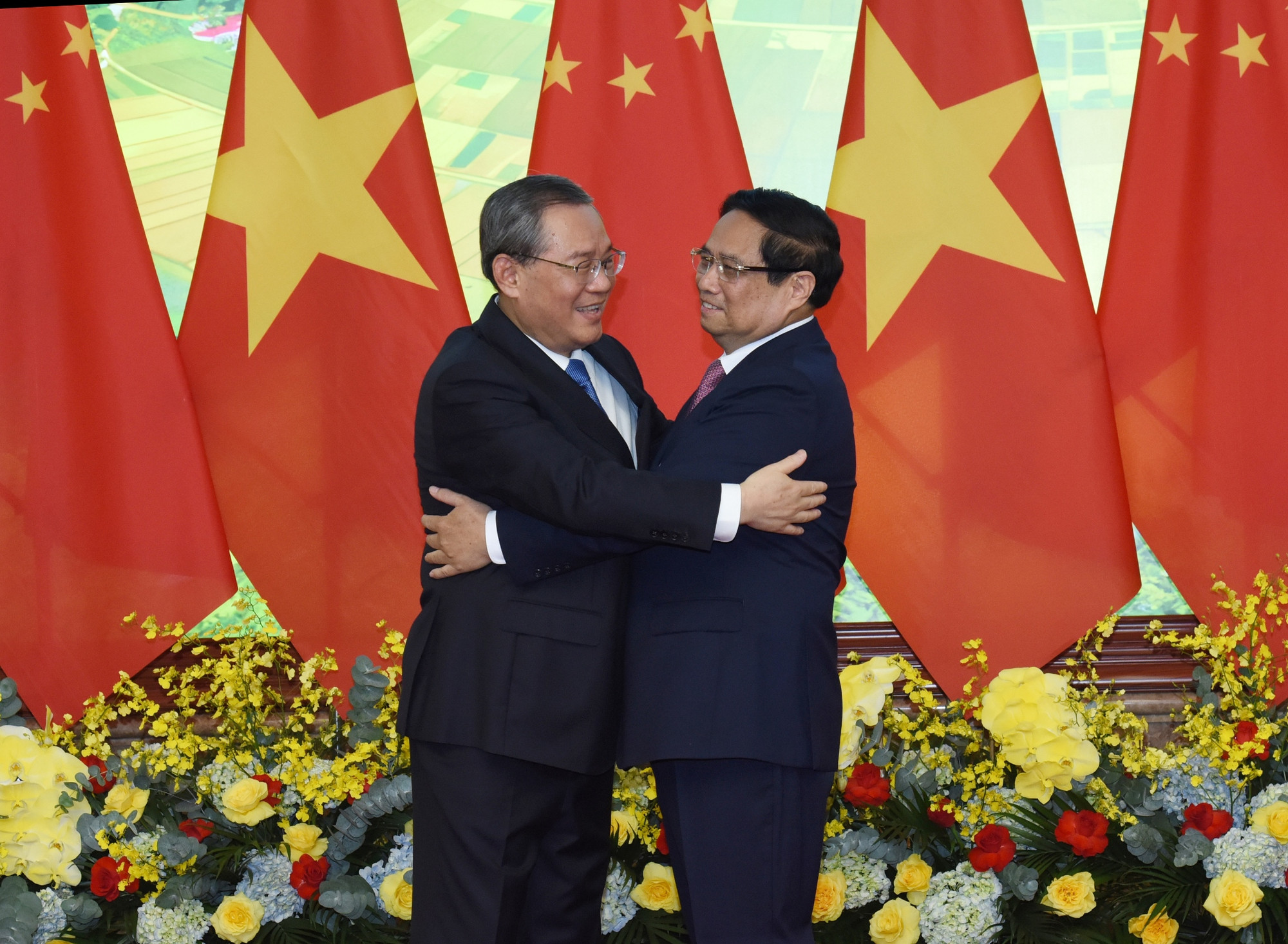 Thủ tướng Phạm Minh Chính và Thủ tướng Trung Quốc Lý Cường.