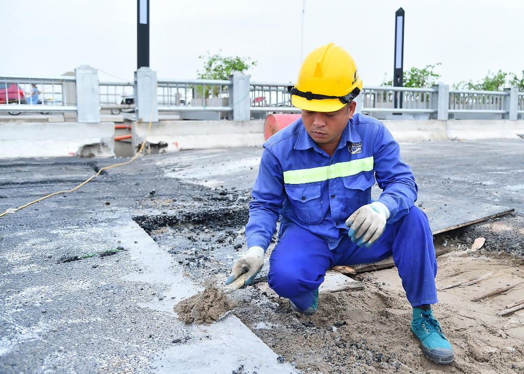 [Ảnh] Gấp rút đưa dự án cầu Vĩnh Tuy giai đoạn 2 về đích ảnh 6