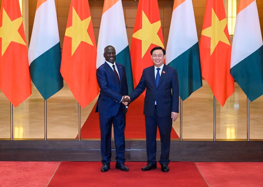 [Ảnh] Chủ tịch Quốc hội Vương Đình Huệ chủ trì lễ đón Chủ tịch Quốc hội Cộng hòa Bờ Biển Ngà 