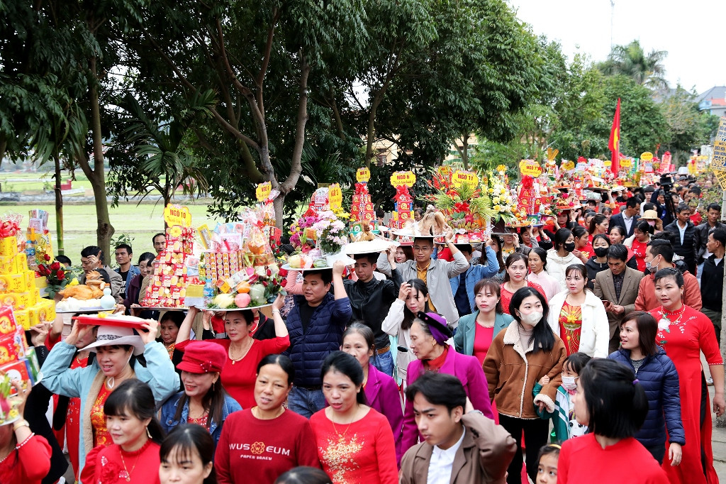 [Ảnh] Đặc sắc nghi lễ rước nước trong Lễ hội đền thờ Đức Vua Trần Minh Tông ảnh 8