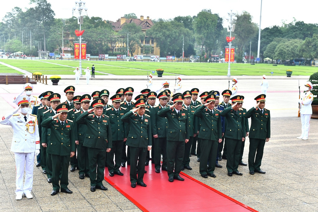 [Ảnh] Lãnh đạo Đảng, Nhà nước vào Lăng viếng Chủ tịch Hồ Chí Minh ảnh 7