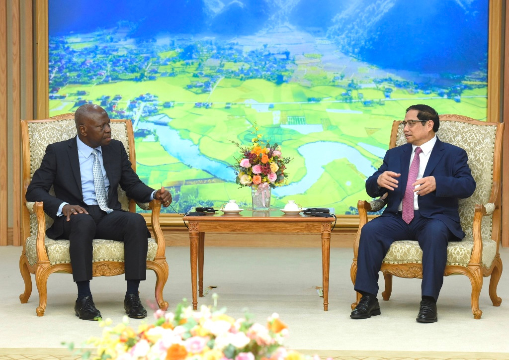 Thủ tướng Phạm Minh Chính tiếp Tổng Giám đốc Tổ chức Lao động Quốc tế (ILO) Gilbert F. Houngbo. Thủ tướng Phạm Minh Chính tiếp Tổng Giám đốc Tổ chức Lao động Quốc tế (ILO) Gilbert F. Houngbo.
