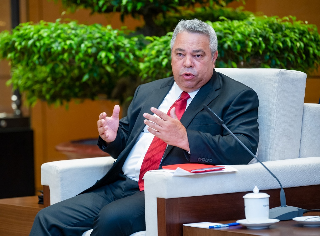 Tổng Thư ký Trung tâm Những người lao động Cuba Ulises Guilarte De Nacimiento phát biểu tại buổi tiếp.