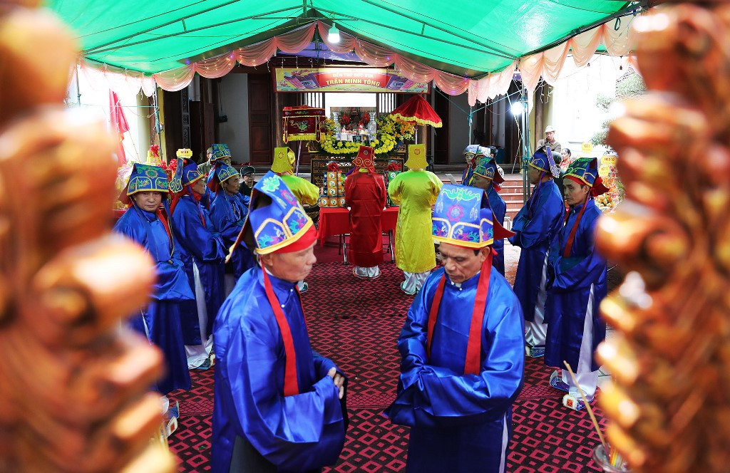 [Ảnh] Đặc sắc nghi lễ rước nước trong Lễ hội đền thờ Đức Vua Trần Minh Tông ảnh 7