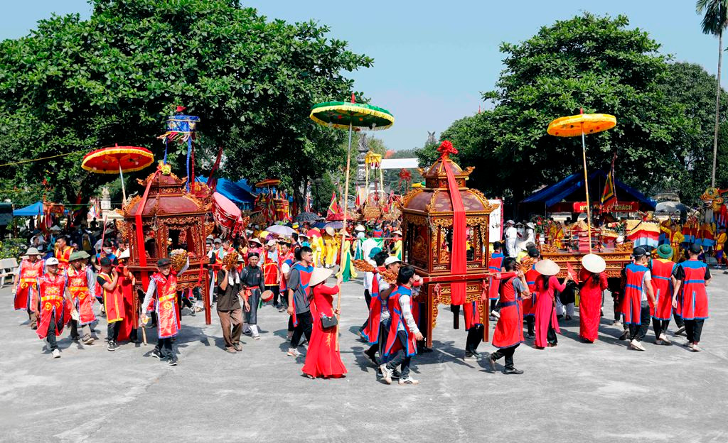 Màn rước kiệu tại lễ hội.