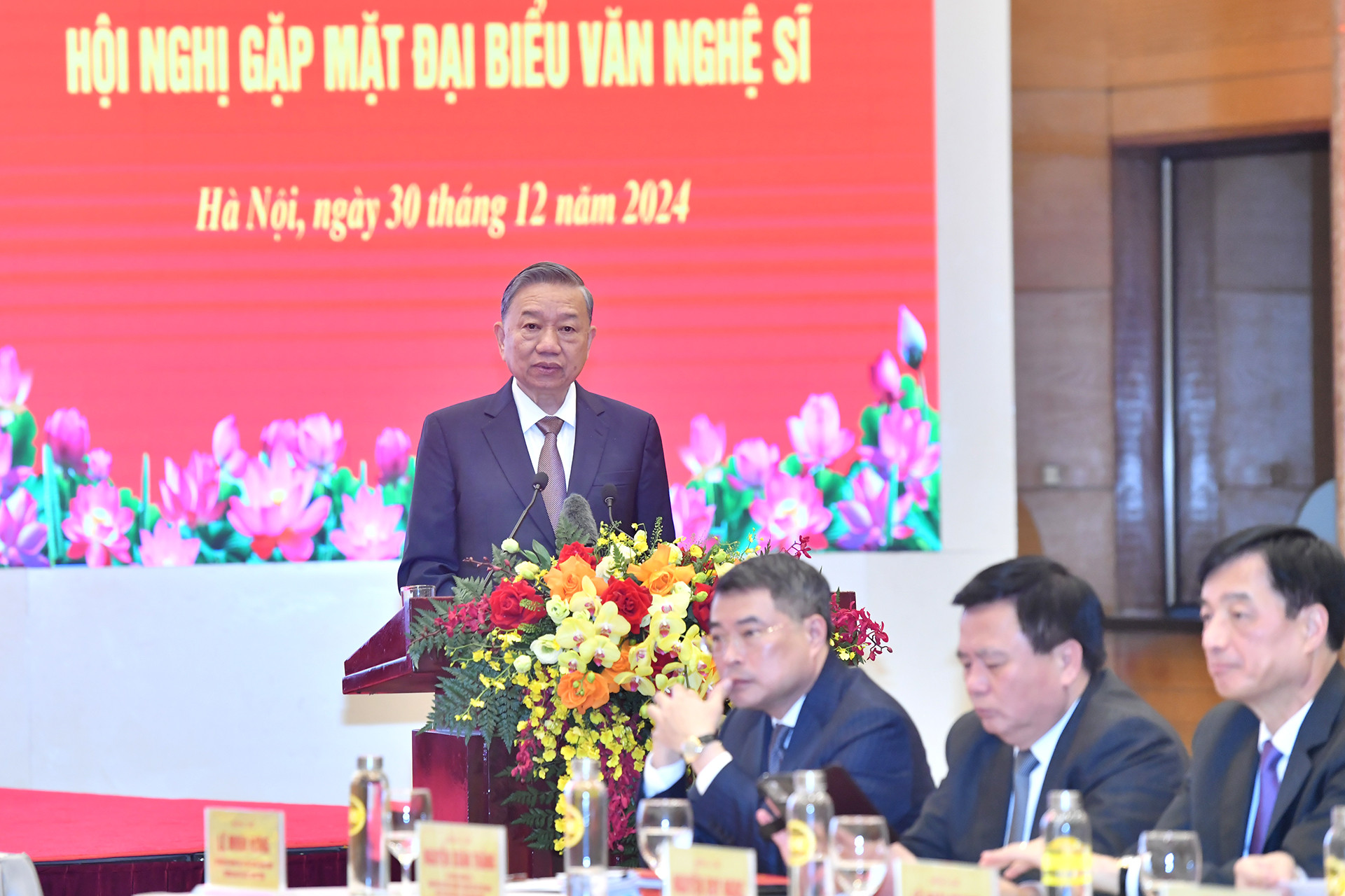 Tổng Bí thư Tô Lâm phát biểu tại hội nghị gặp mặt đại biểu văn nghệ sĩ.