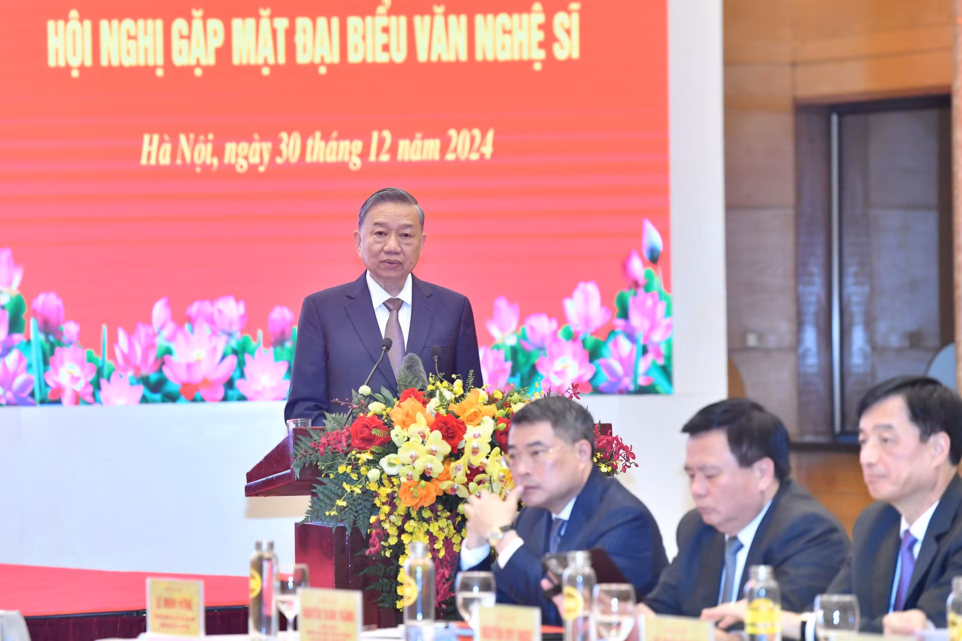 Tổng Bí thư Tô Lâm phát biểu tại hội nghị gặp mặt đại biểu văn nghệ sĩ.
