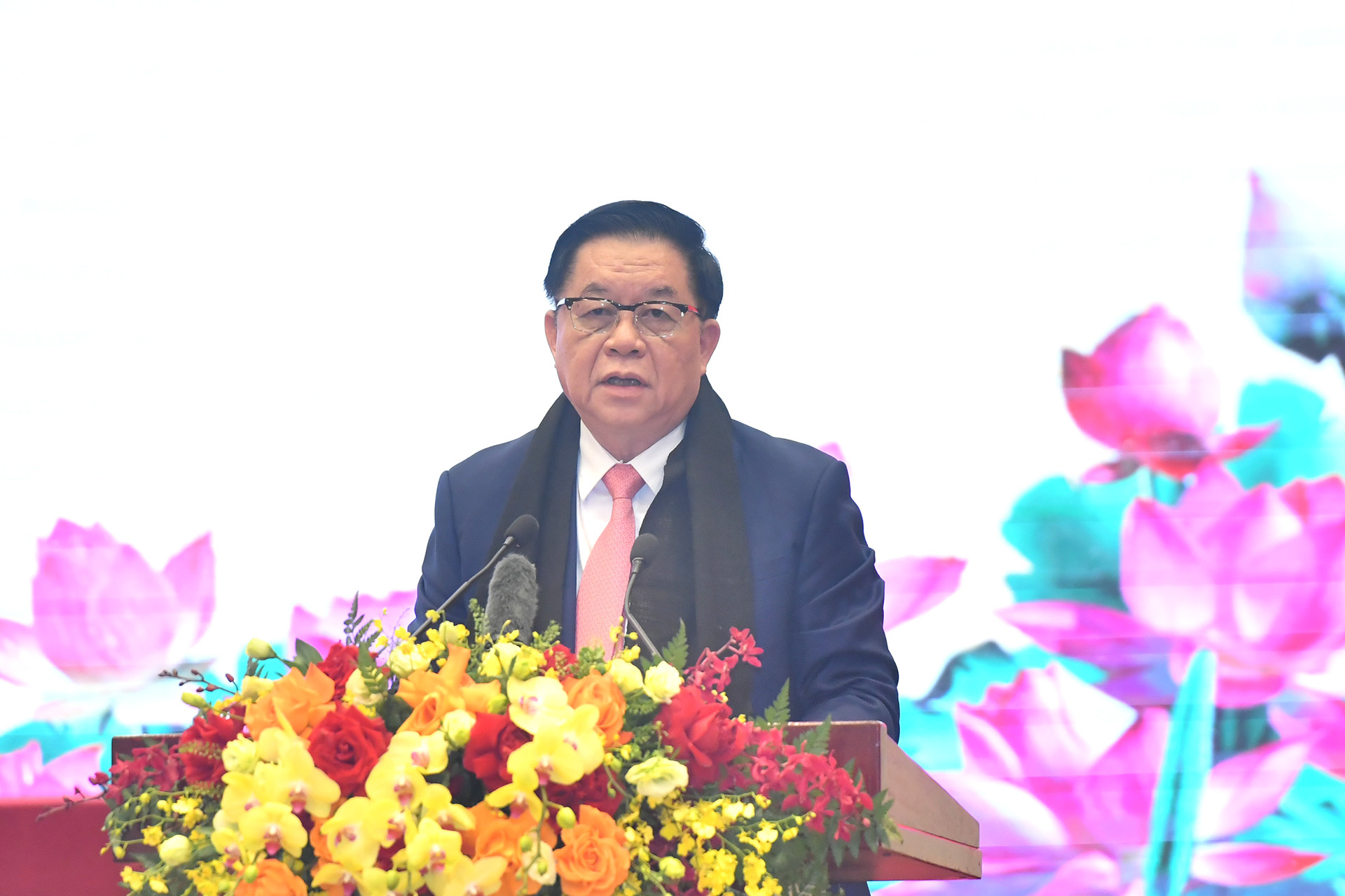 Trưởng Ban Tuyên giáo Trung ương Nguyễn Trọng Nghĩa phát biểu tại hội nghị.