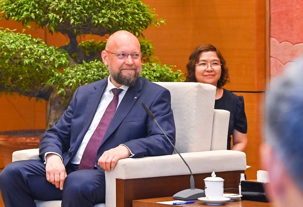 [Ảnh] Chủ tịch Quốc hội Vương Đình Huệ tiếp Phó Chủ tịch Hạ viện Cộng hòa Séc Jan Bartosek ảnh 7