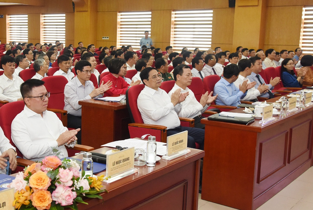 Thủ tướng Phạm Minh Chính và các đại biểu tham dự buổi làm việc với Hội Nhà báo Việt Nam.