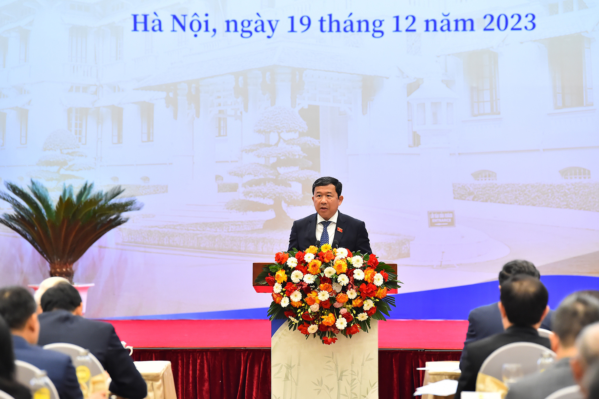 Chủ nhiệm Ủy ban Đối ngoại của Quốc hội Vũ Hải Hà trình bày tham luận tại phiên khai mạc hội nghị.