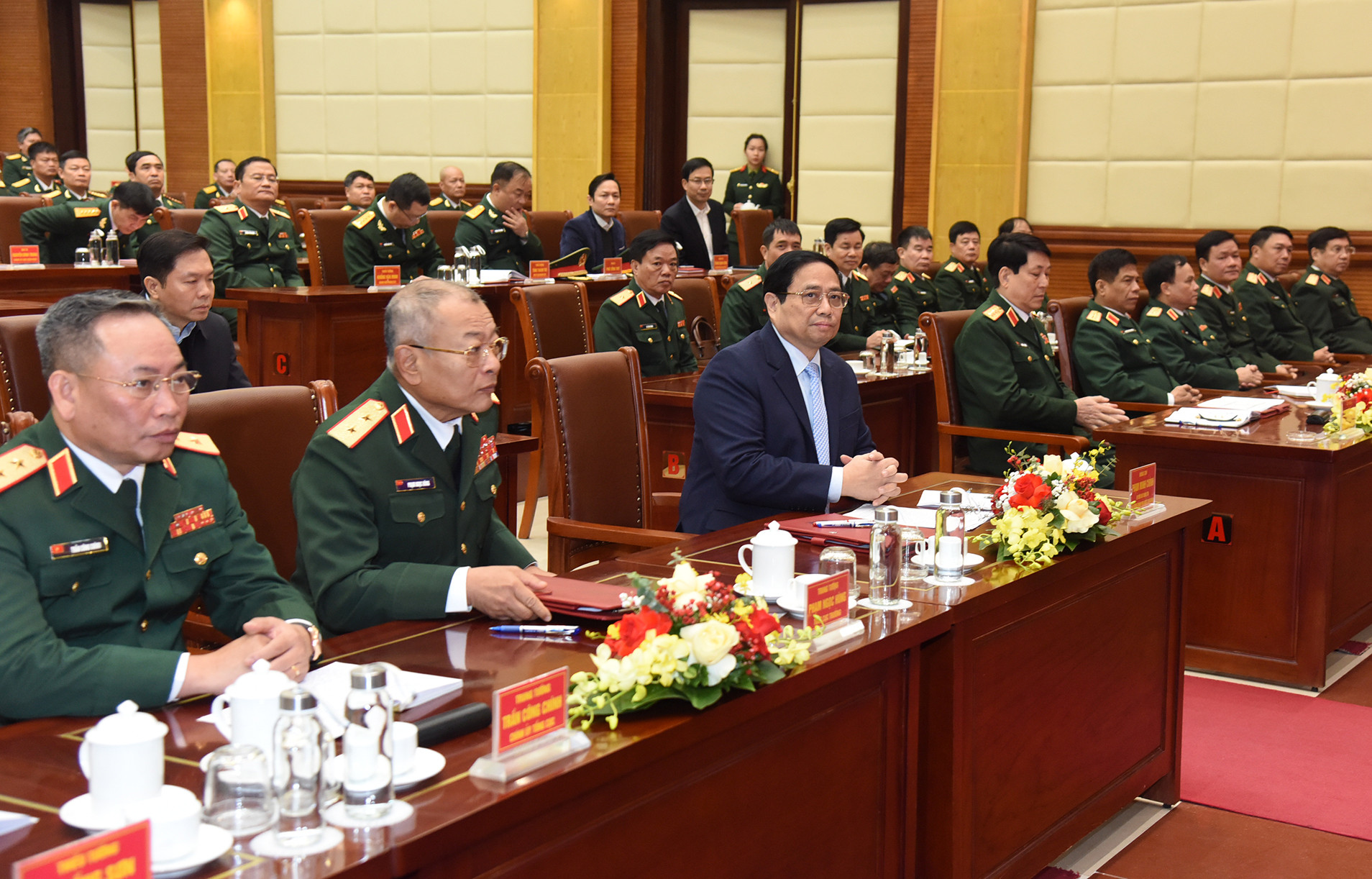 Thủ tướng Phạm Minh Chính và cán bộ, lãnh đạo Tổng cục II - Bộ Quốc phòng tại buổi chúc Tết.