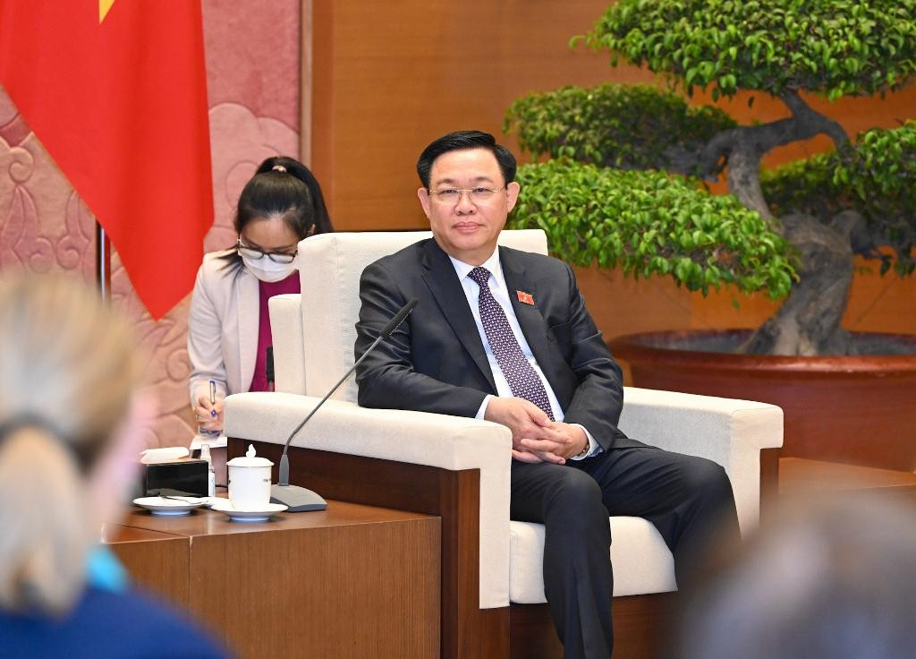 Chủ tịch Quốc hội Vương Đình Huệ phát biểu tại buổi tiếp.