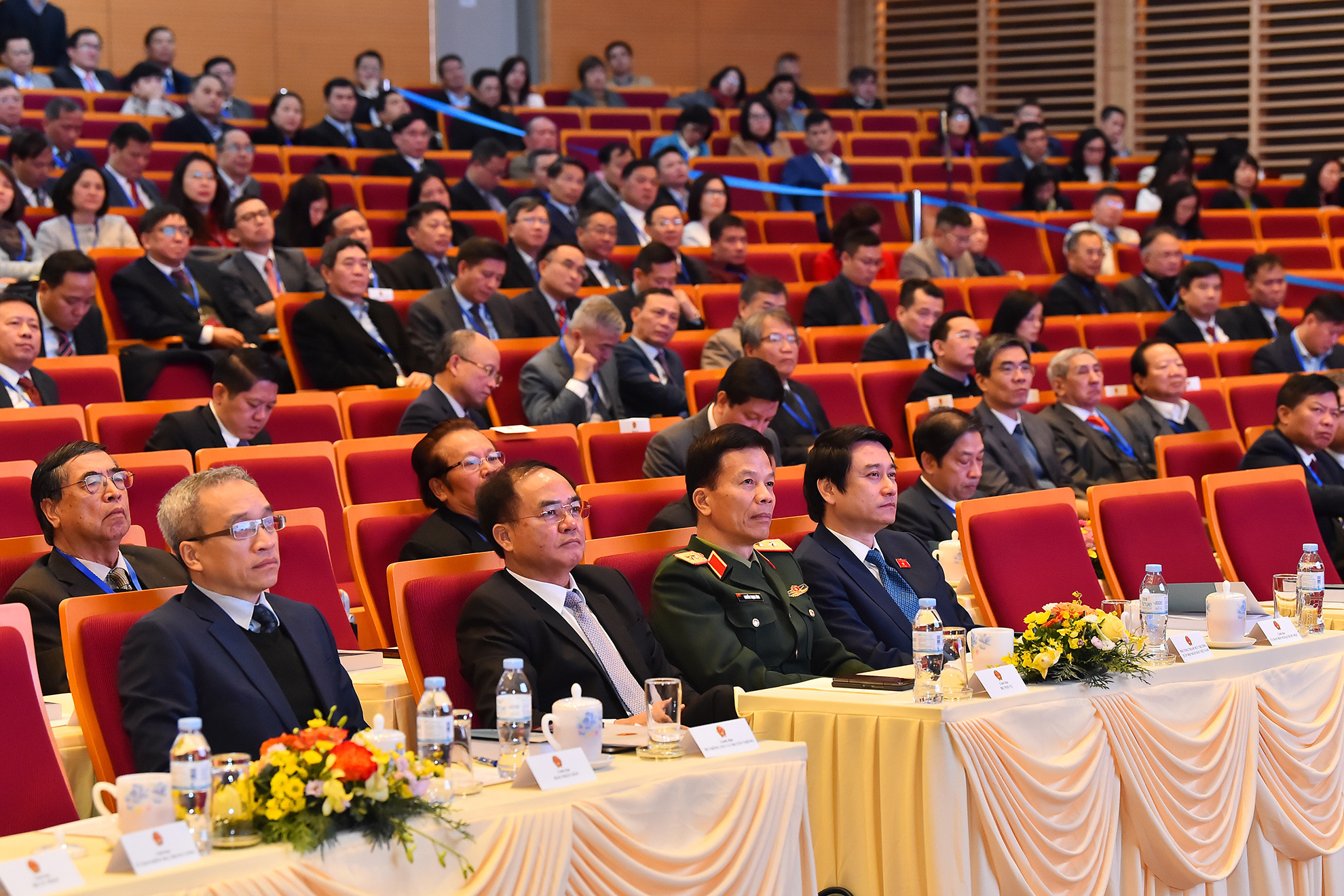 Các đại biểu tham dự Phiên họp toàn thể về xây dựng và phát triển ngành ngoại giao. Các đại biểu tham dự Phiên họp toàn thể về xây dựng và phát triển ngành ngoại giao.