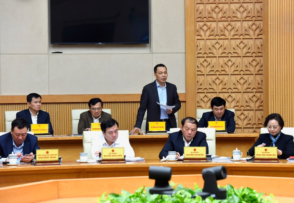 Chủ tịch Hội đồng thành viên Tập đoàn Điện lực Việt Nam (EVN) Đặng Hoàng An phát biểu tại phiên họp. Chủ tịch Hội đồng thành viên Tập đoàn Điện lực Việt Nam (EVN) Đặng Hoàng An phát biểu tại phiên họp.