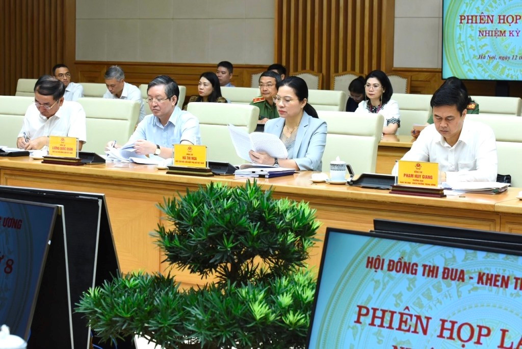 Các thành viên Hội đồng Thi đua-Khen thưởng Trung ương tham dự Phiên họp lần thứ 8 của Hội đồng.
