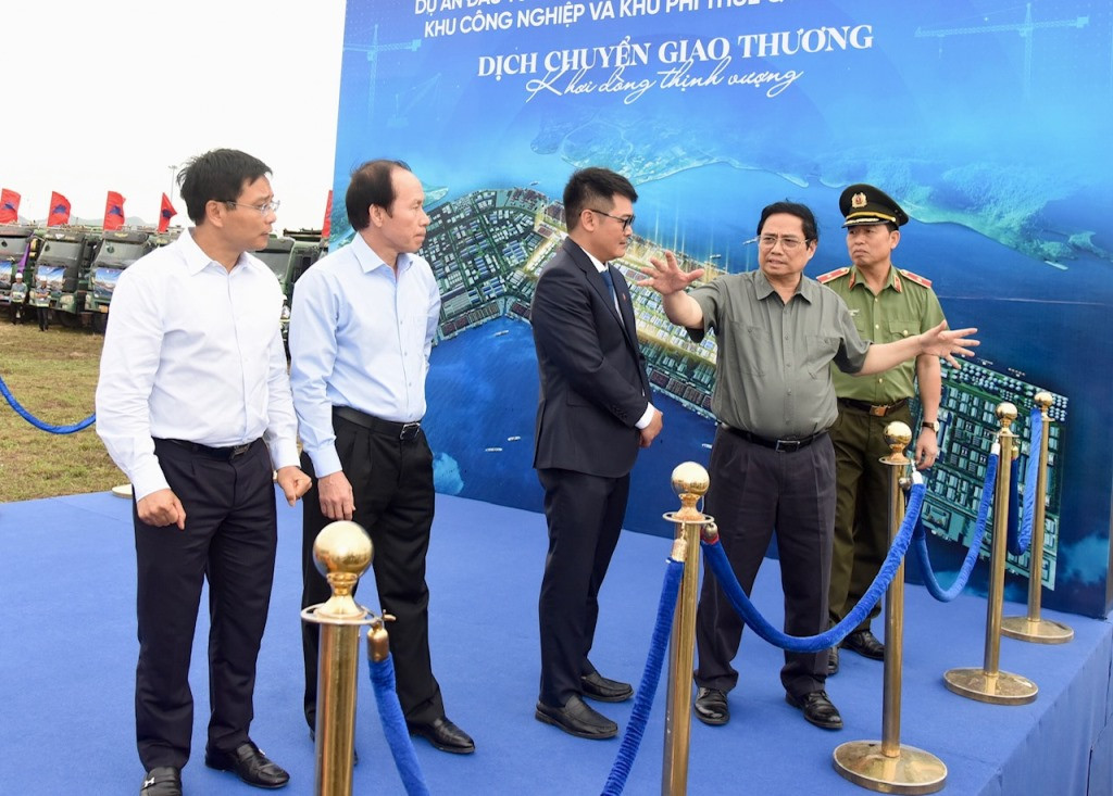 [Ảnh] Khởi công dự án đầu tư xây dựng-kinh doanh cơ sở hạ tầng Khu công nghiệp và Khu phi thuế quan Xuân Cầu ảnh 9