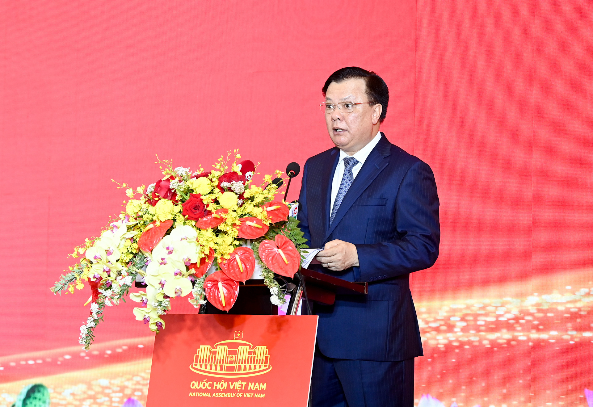 Bí thư Thành ủy Hà Nội Đinh Tiến Dũng phát biểu chào mừng hội nghị. Bí thư Thành ủy Hà Nội Đinh Tiến Dũng phát biểu chào mừng hội nghị.