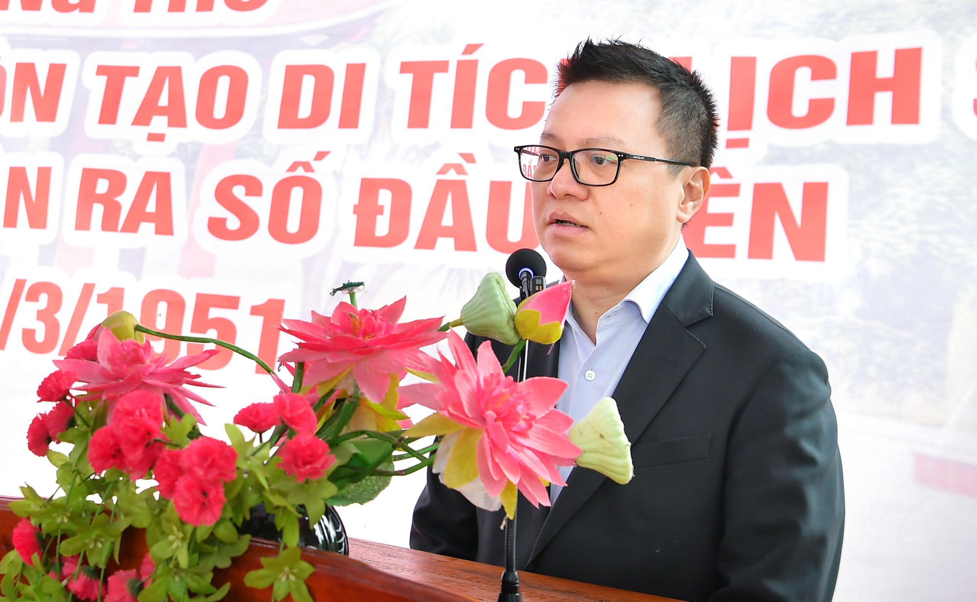 Đồng chí Lê Quốc Minh, Ủy viên Trung ương Đảng, Tổng Biên tập Báo Nhân Dân, Phó Trưởng Ban Tuyên giáo Trung ương, Chủ tịch Hội Nhà báo Việt Nam phát biểu tại lễ động thổ.
