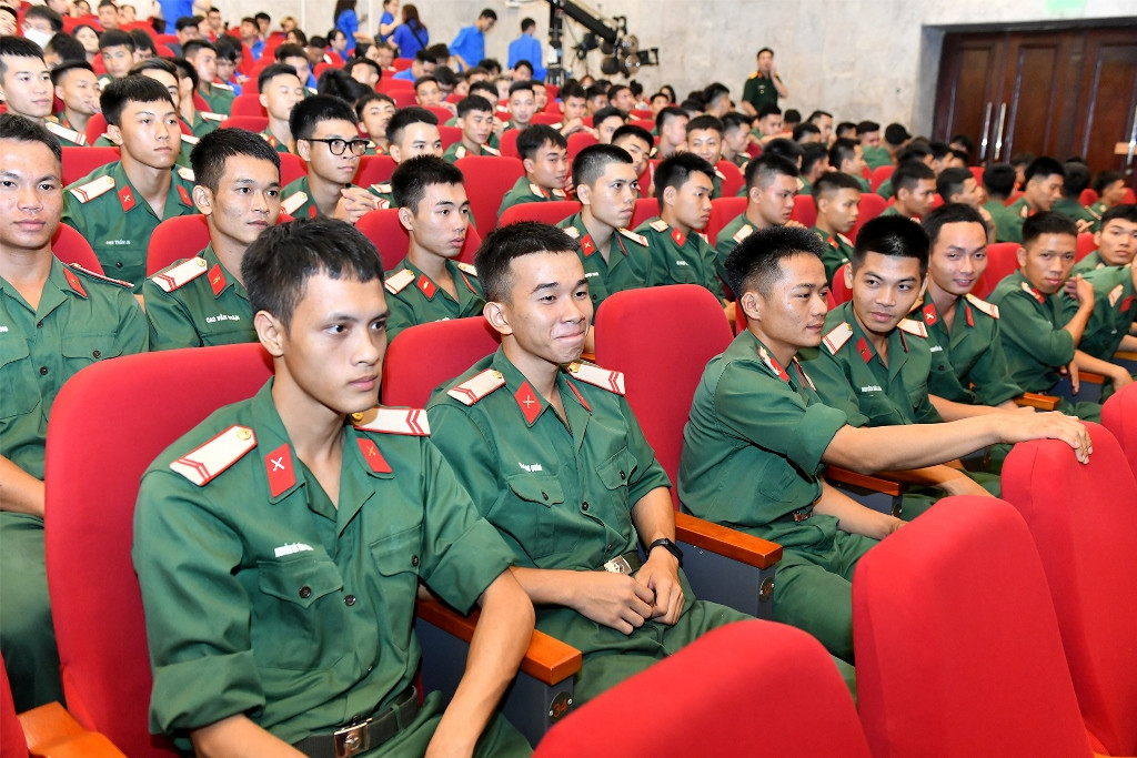 [Ảnh] Lễ trao giải thưởng sáng tác, quảng bá tác phẩm văn học, nghệ thuật, báo chí về chủ đề “Học tập và làm theo tư tưởng, đạo đức, phong cách Hồ Chí Minh” ảnh 9